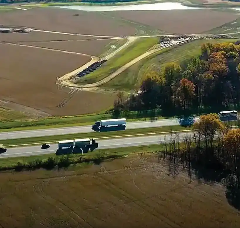 overview of I75 running through allen county